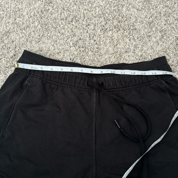 Lululemon inner glow short in black Size 10 - Picture 5 of 6